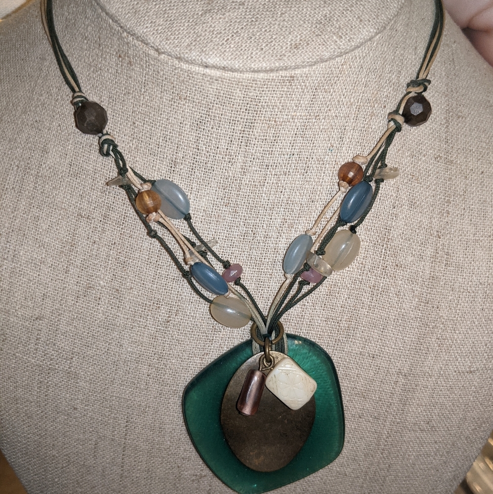 Ladies Avon Necklace